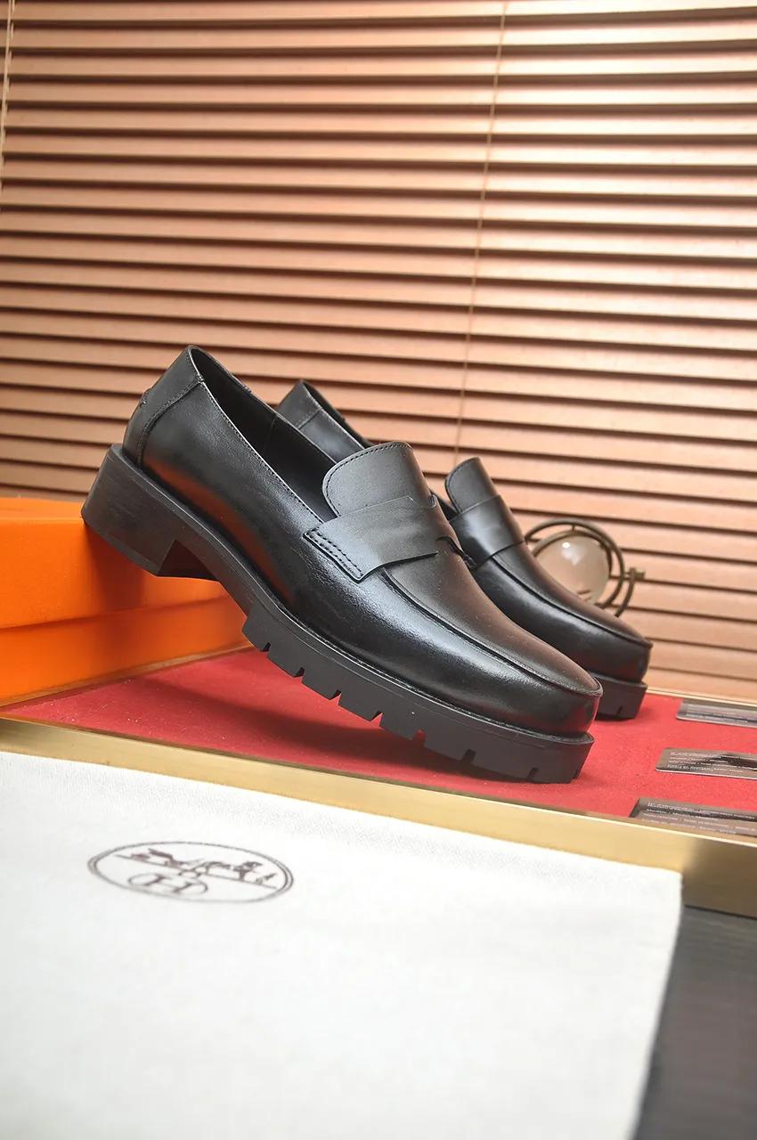 Factory price 500💶[HERMES] (cowhide lining)🍀Italian top luxury🍀He does not pursue novel styles and gorgeous colors, but attracts the favor of successful men with his flawless, elegant and classic style. Formal leather shoes This very comfortable, simple and stable style allows you to easily match any style! The pattern is absolutely 1:1 refined from the original case, and we strive for excellence in materials, imported cowhide + cowhide lining💪💪💪extraordinary texture👍! Code number: 38-45 (45 customized)